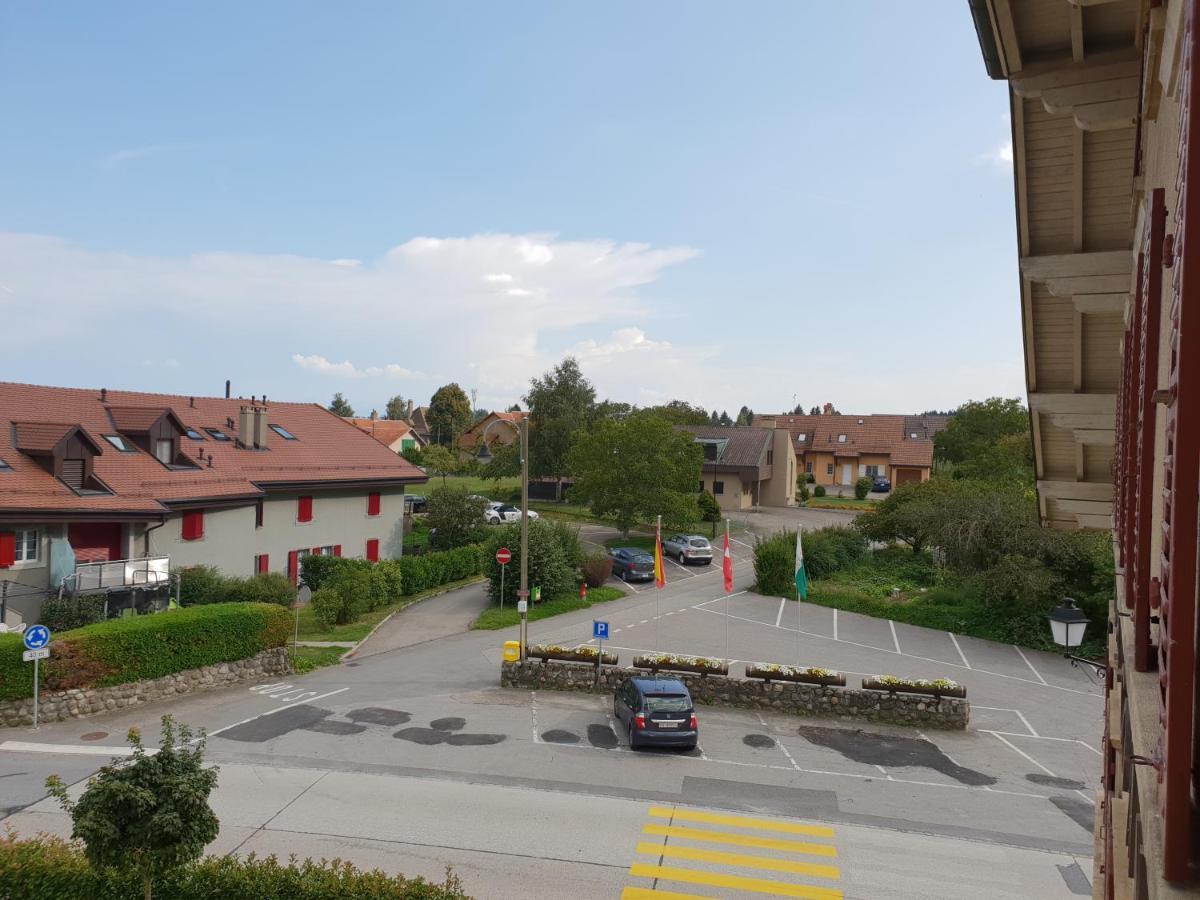 Auberge De Ballens Eksteriør billede