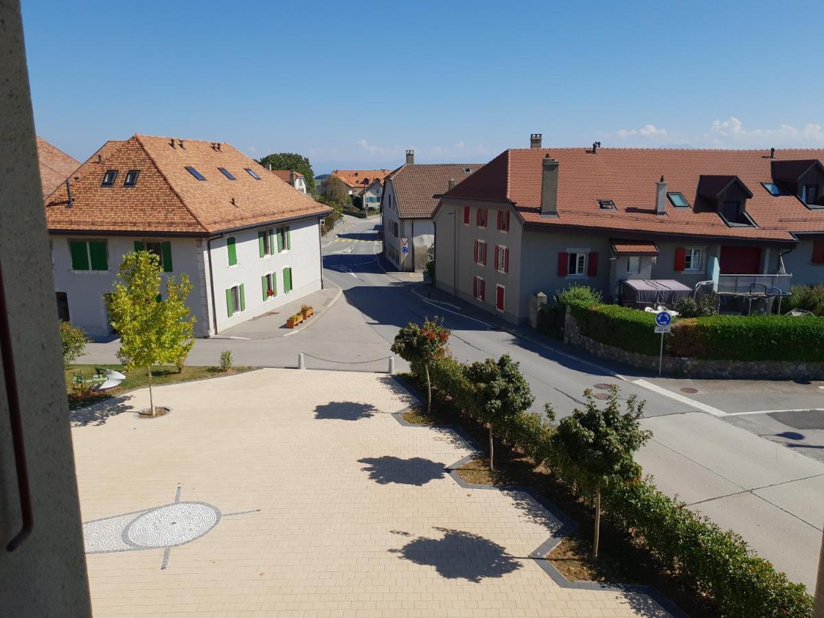 Auberge De Ballens Eksteriør billede