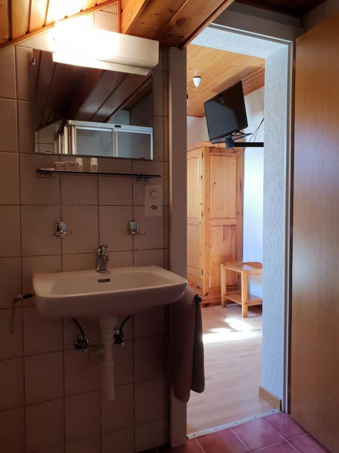 Auberge De Ballens Eksteriør billede
