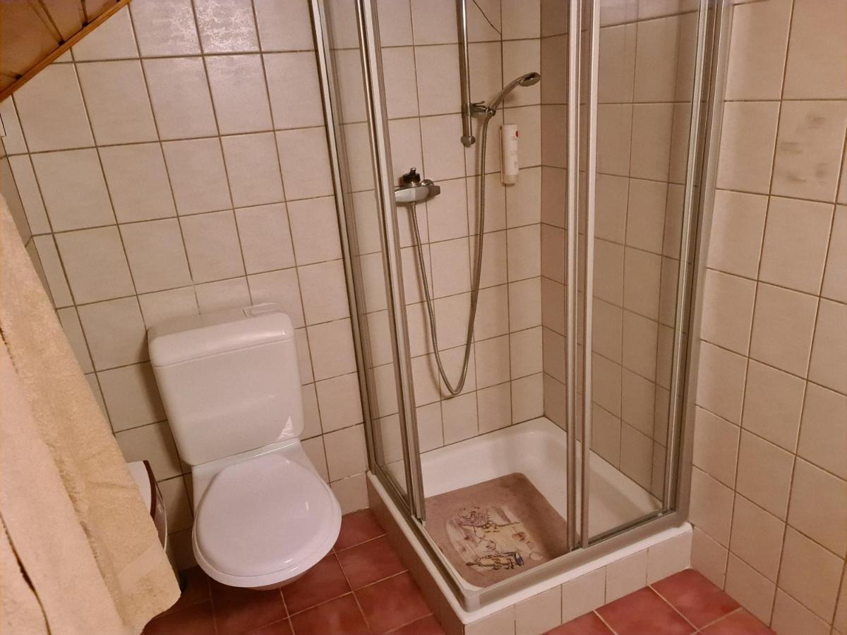 Auberge De Ballens Eksteriør billede