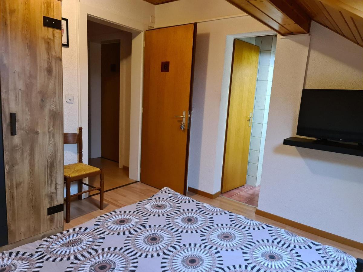 Auberge De Ballens Eksteriør billede