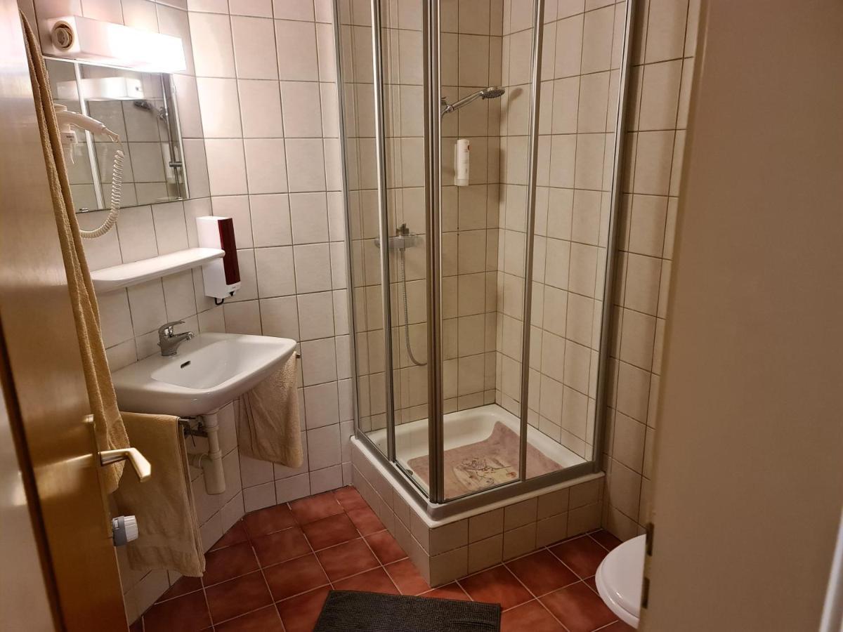 Auberge De Ballens Eksteriør billede